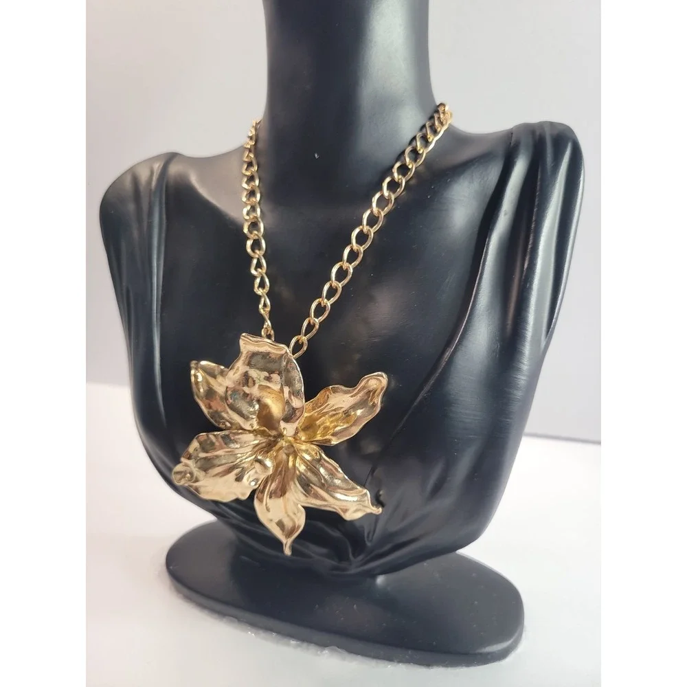 Gold Tone Flower Pendant Necklace Large Statement Floral Boho Vintage Style